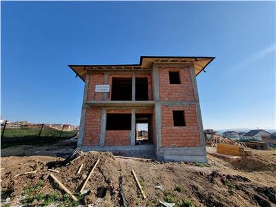 Casa individuala cu 4 camere, com. Miroslava, Valea Adanca, zona 5 Drumuri